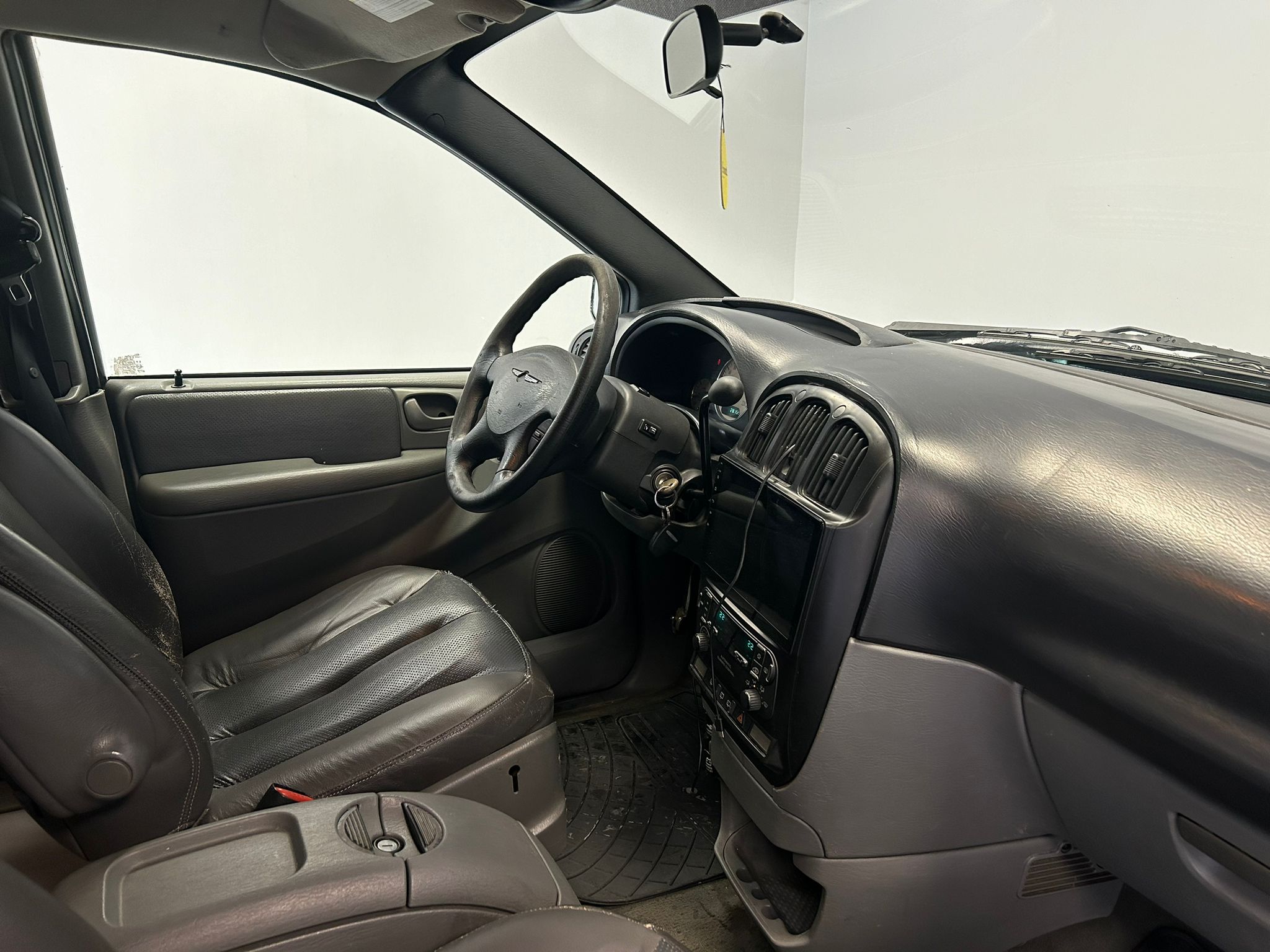 CHRYSLER GRAND 10